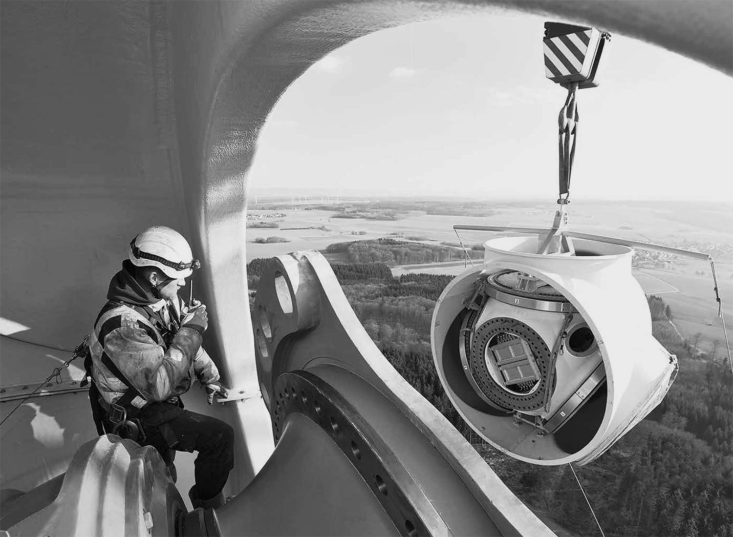 assembly of the rotor hub to the gondola, hub tarpaulin for wind energy sector